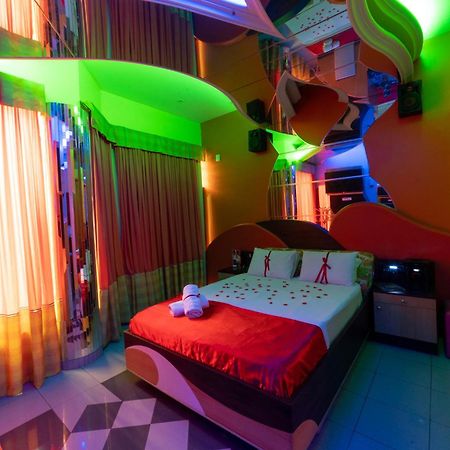 Status Motel - Check In Livre (Adults Only) سيرا المظهر الخارجي الصورة