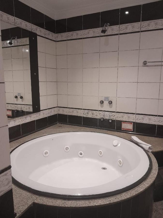 Status Motel - Check In Livre (Adults Only) سيرا المظهر الخارجي الصورة