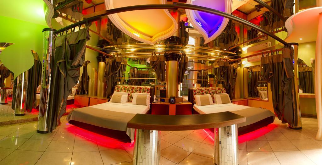 Status Motel - Check In Livre (Adults Only) سيرا الغرفة الصورة