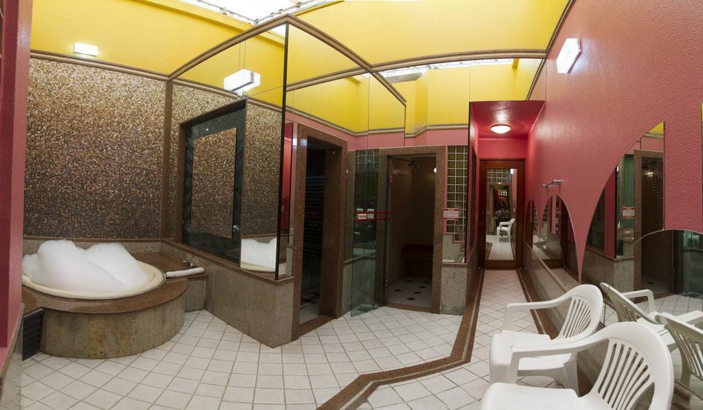 Status Motel - Check In Livre (Adults Only) سيرا الغرفة الصورة