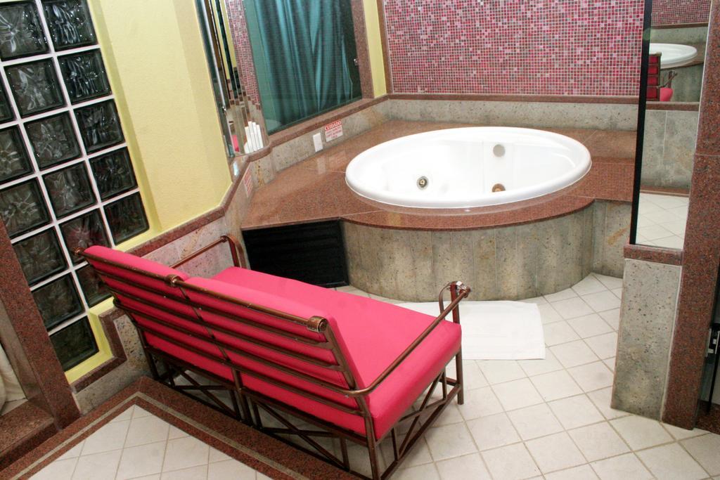 Status Motel - Check In Livre (Adults Only) سيرا الغرفة الصورة